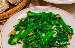 Pork Lard Crumbs Stir-Fried with Chinese Kale
