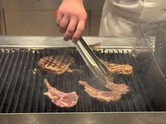 现烤牛排羊排-西安凯悦酒店-自助餐厅·海鲜·烧烤