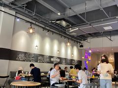 大堂-HELLO 27 意面·沙拉·帕尼尼