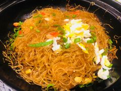 -阿瓦山寨·湘菜现炒·剁椒鱼头王(咸阳总店)