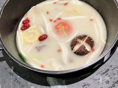 -三人行骨头王火锅(长寿店)