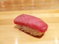 蓝鳍金枪鱼中腩手握寿司-泉寿司(万科公园店)