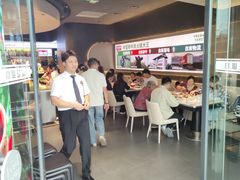 -左庭右院鲜牛肉火锅(金山万达店)