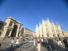 -文艺复兴百货(米兰大教堂广场店)