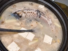 -土砂锅生态山庄·非遗砂锅雅鱼