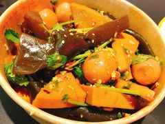 辣卤素素拼-多嘴超级肉蟹煲(中东店)