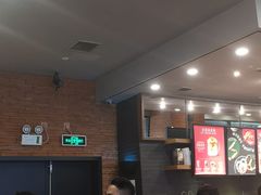 -星巴克(上海虹桥新天地二店)