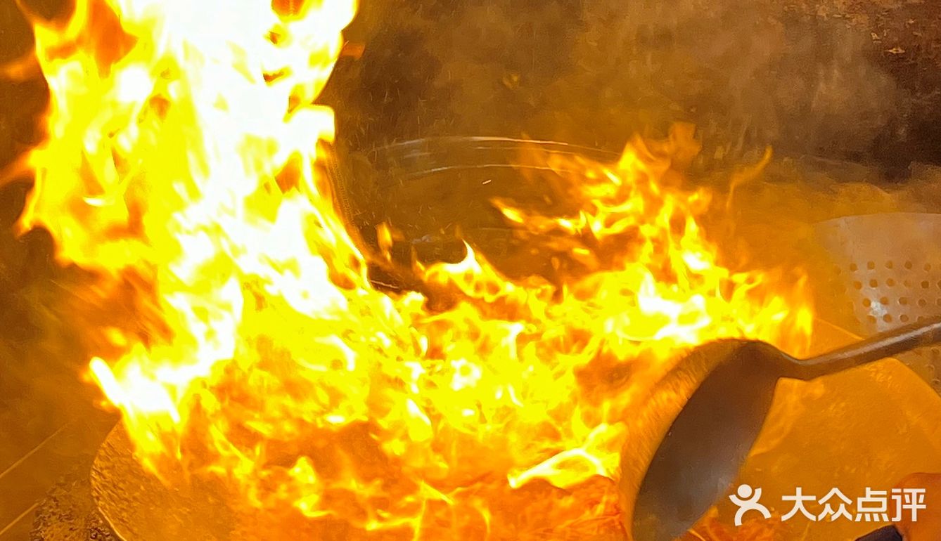 深夜食堂の扫地僧！宵夜被李氏承包了！