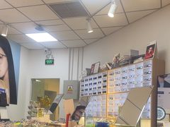-天空之镜眼镜店蔡司依视路配镜授权零售店(望京颐堤港店)