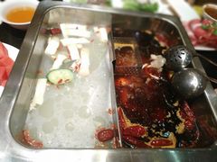 -百年川椒重庆老火锅(光谷店)