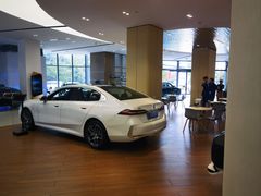 -青岛万宝行(宝马4S店)