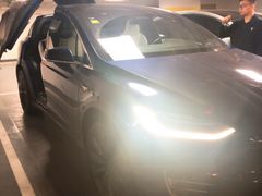 -TESLA 特斯拉(上海太古汇体验店)