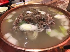 -虾弄弄海派小龙虾·牛羊蝎子火锅