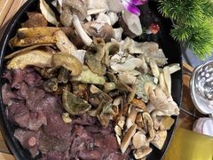 -一朵菌·野生菌探索家火锅(南亚店)