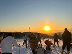 -采薇庄园四季滑雪场