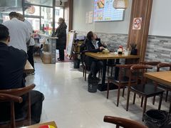 -黄阿姨锅贴大王(万航渡路店)