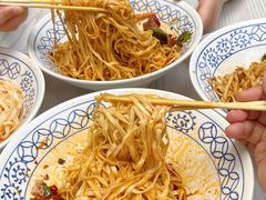 -李与白包子铺(桐梓林店)