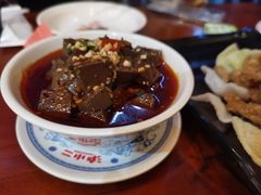 -炉小二铜锅牛蛙•川湘菜(三里屯店)