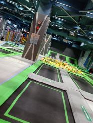 -反弹蹦床公园·亲子乐园·团建·派对(尚品奥莱店)