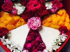 初见吾心鲜花千层礼盒蛋糕-艾加柒克蛋糕茶歇甜品台(春熙路店)