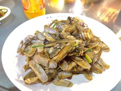 -三亚火车头万人海鲜广场