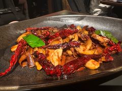 青椒炒牛肝菌-Ameigo梅果·云贵川bistro(长宁来福士店)