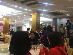 等位区-鹏城人家海鲜酒家·23年老字号(较场尾店)