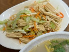 芹菜拌腐竹-阿嫂馄饨