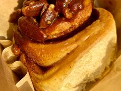 焦糖胡桃肉桂卷-CHOCMONS巧克怪兽(屏风街店)
