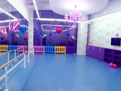 爱心isee灰姑娘(顺义华联店)-Isee灰姑娘国际儿童艺术中心(BHGMall店)