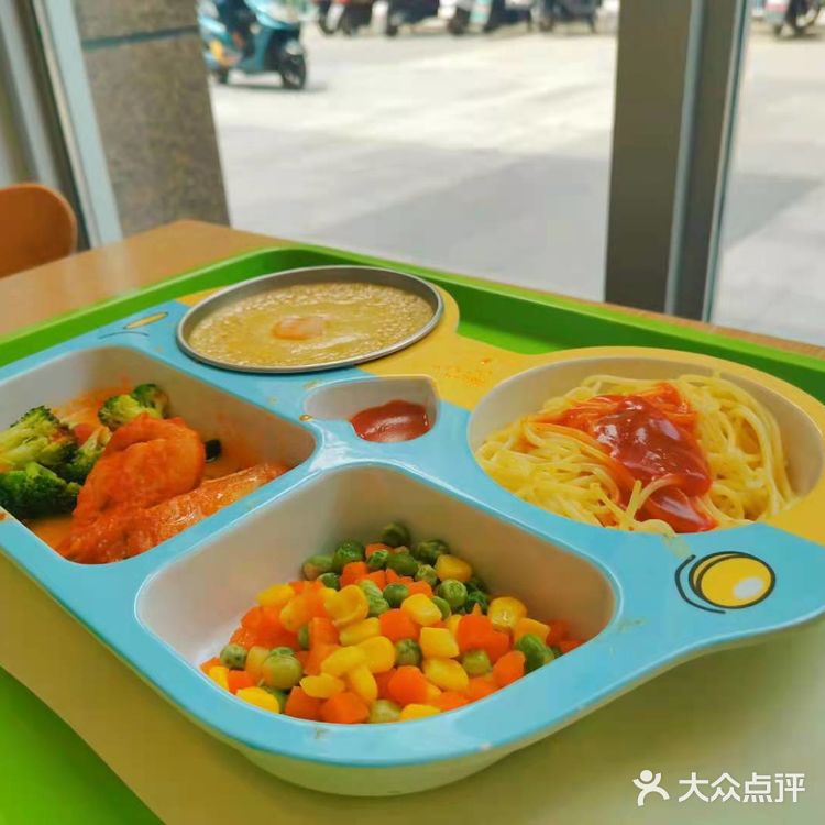 儿童节来老乡鸡玩耍！