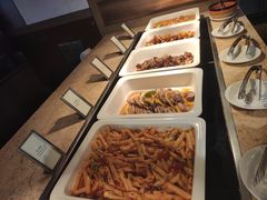 自助取餐区-大中华希尔顿酒店-念自助餐·嗨啤·小龙虾