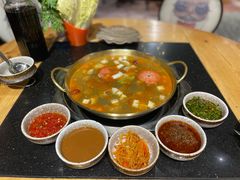 -顶顶汤火牛排火锅·经典铜锅涮肉