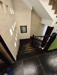 -威思丽高温瑜伽会馆