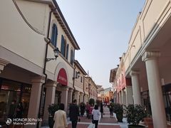-佛罗伦萨小镇广佛名品奥特莱斯(疏港路店)