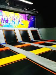 -蹦贝运动中心·蹦床·攀岩·闯关(龙岗店)