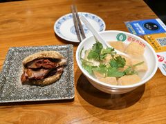 -老天桥酱肉烧饼夹肘子(天桥店)