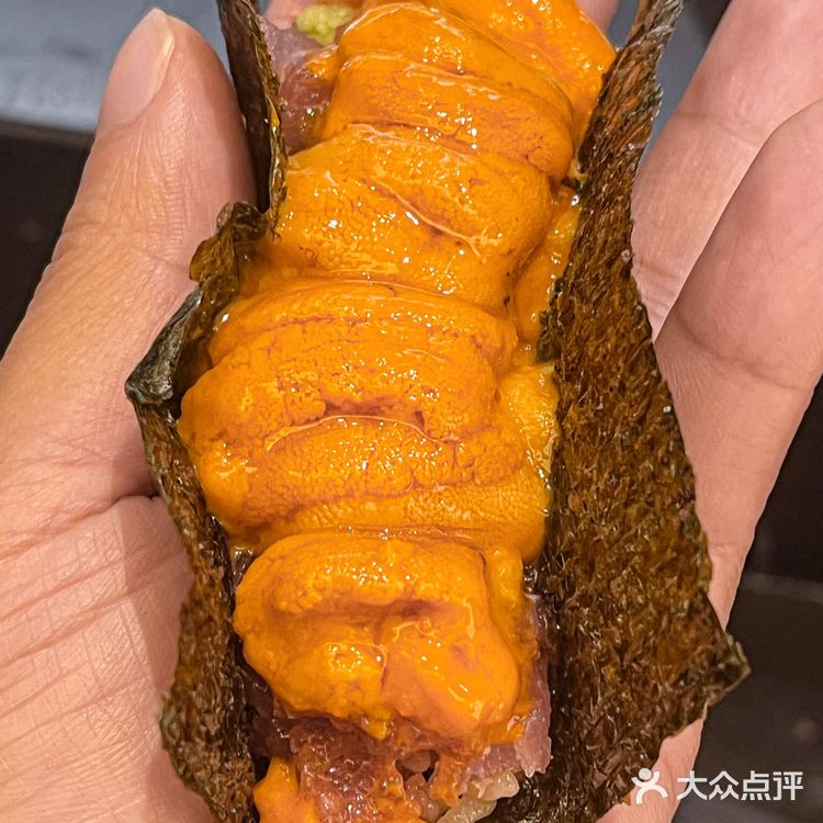 说啊，说你愿意给我买这个海胆热狗！！