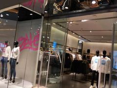 -URBAN REVIVO(济南领秀城贵和购物中心店)