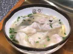 手包小馄饨-龍堂蟹黄小笼包(万家丽店)