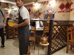 大堂-地锅公社·现炒地锅鸡·地锅鱼·夜宵(罗锦路店)
