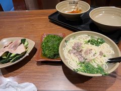 -亮亮面馆(经六路店)