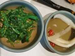 爽口小菜-馋三尺蟹粉小笼(人民广场店)