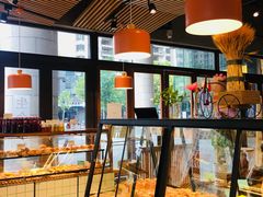 面包甜点陈列柜-Dough&Joe团憩(瑞虹天地月亮湾店)