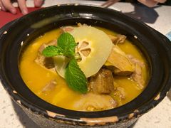 酸木瓜炖牛腩-半山腰·云南菜(侨福芳草地店)