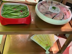 -洪氏嗨捞·广东猪肚鸡·椰子鸡火锅(西咸万象城店)