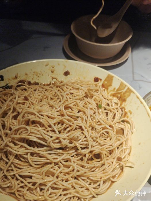 巴厘龙虾·榜首油焖大虾(洞庭·艺术洋房店)凉面图片