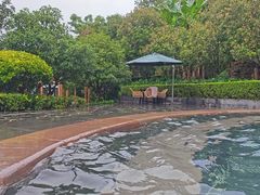 -腾冲洞山温泉村