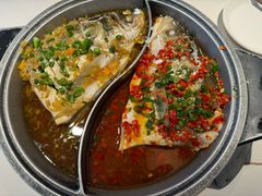-阿瓦山寨·湘菜现炒·剁椒鱼头王(咸阳总店)