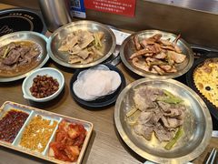 -猪啊牛呀羊啊铜盘烤肉(正大广场店)